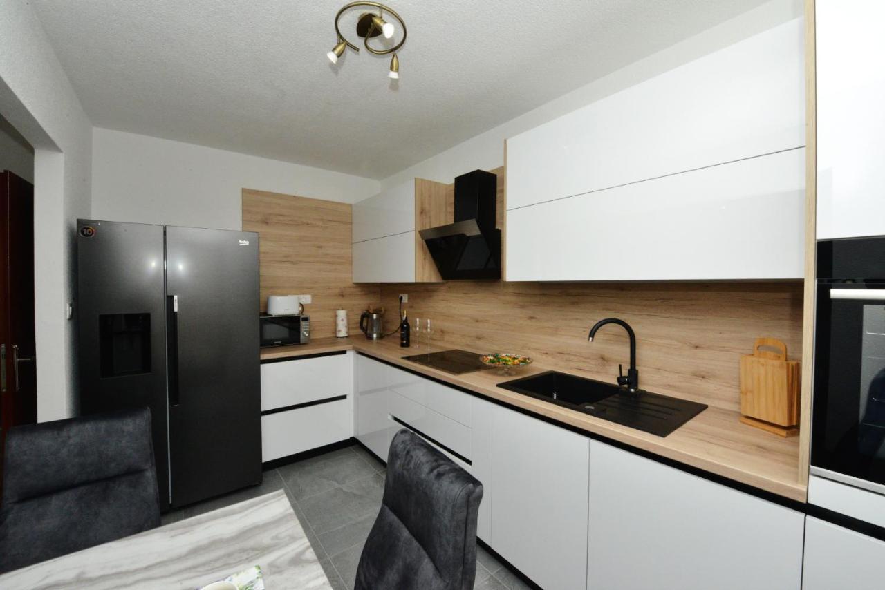 Apartmani Ivan Kaštela Екстериор снимка