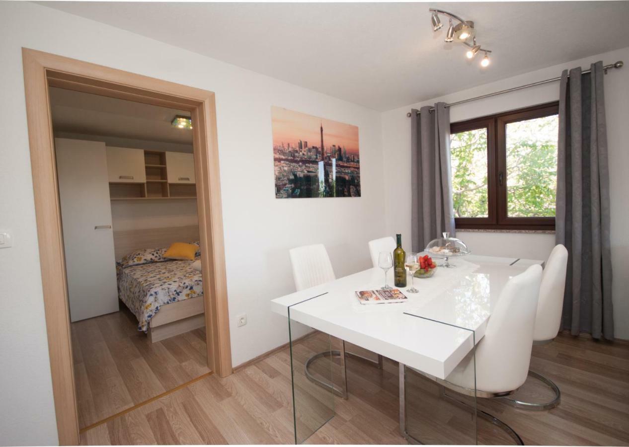 Apartmani Ivan Kaštela Екстериор снимка